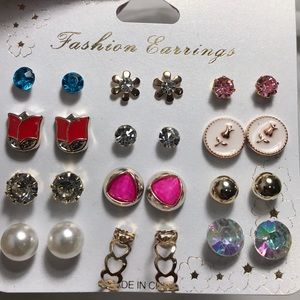 ‼️2/$12‼️ 🌹 Stud Earrings